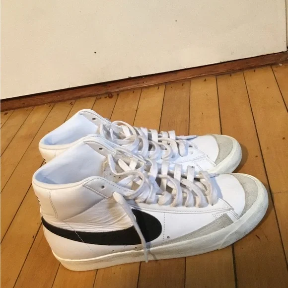 The Nike Blazer Mid Vintage 77 - Picture 2 of 4